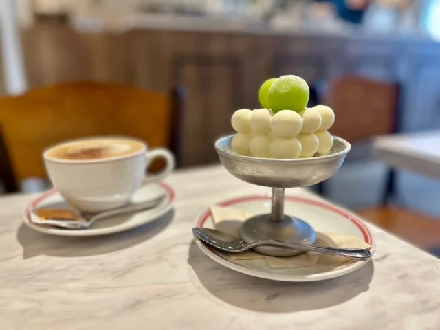 rond sucre cafe（ロン シュクレ カフェ）レアチーズケーキ季節のフルーツ