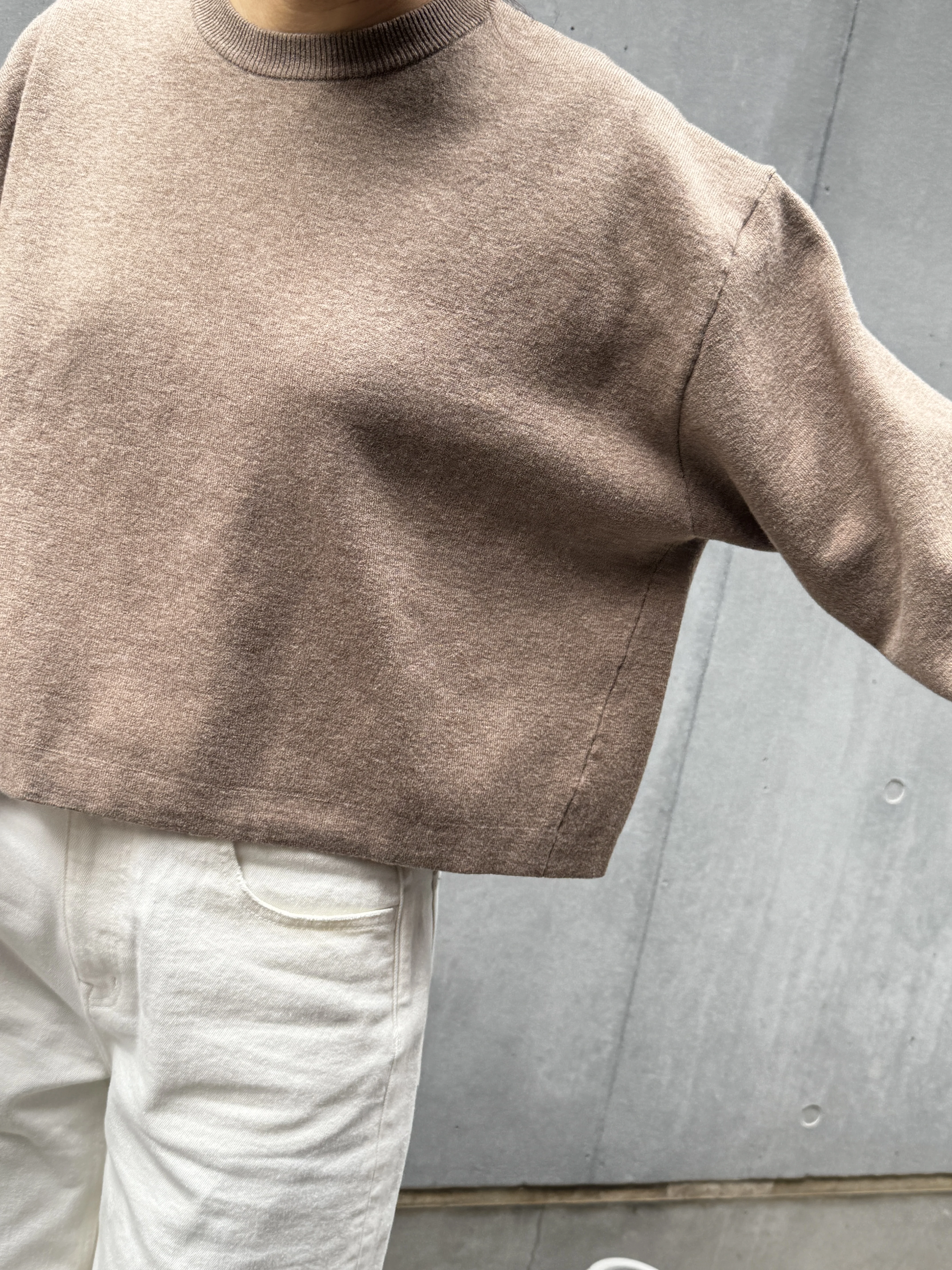 プルミエ アロンディスモンのMarisol別注ボックスショートニットプルオーバー　肩デザインのディテール