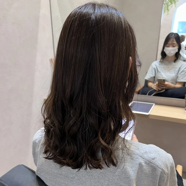 ほんのり秋を意識したミディアムヘアと美髪に欠かせないアイテム_1_1