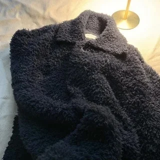 2025年秋、主役になるのは“ひとクセ”アウター。美女組の愛用品＆最旬コーデ【40代ファッション】_1_17