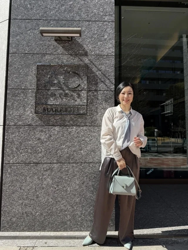 スカーフの巻き方＆アレンジ５選！ 首元・腰巻き・ベルト使いで差がつく春コーデ【40代ファッション】_1_10