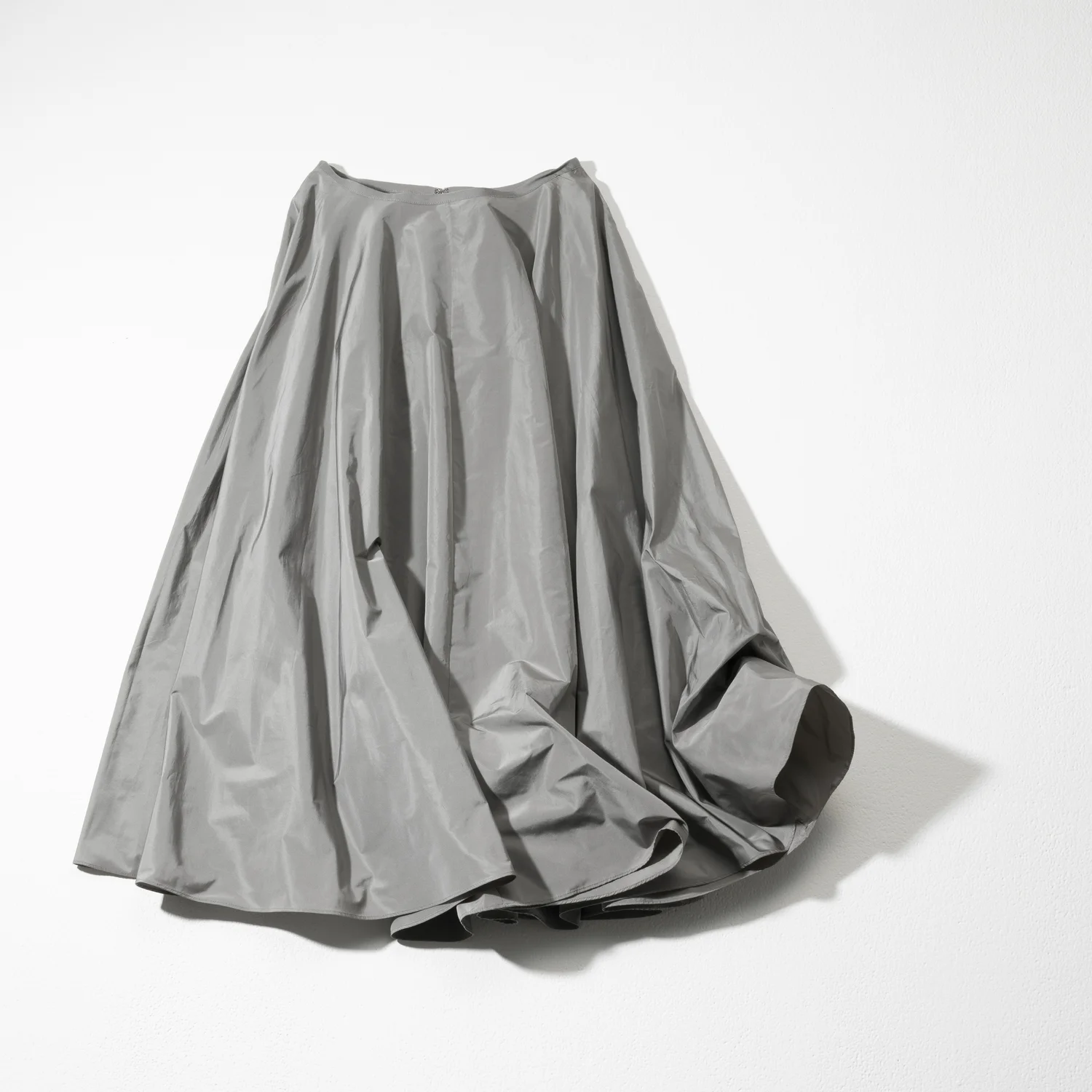 AUBRIOTのタフタスカート