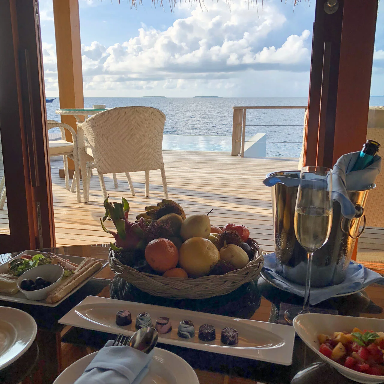 朝食と海