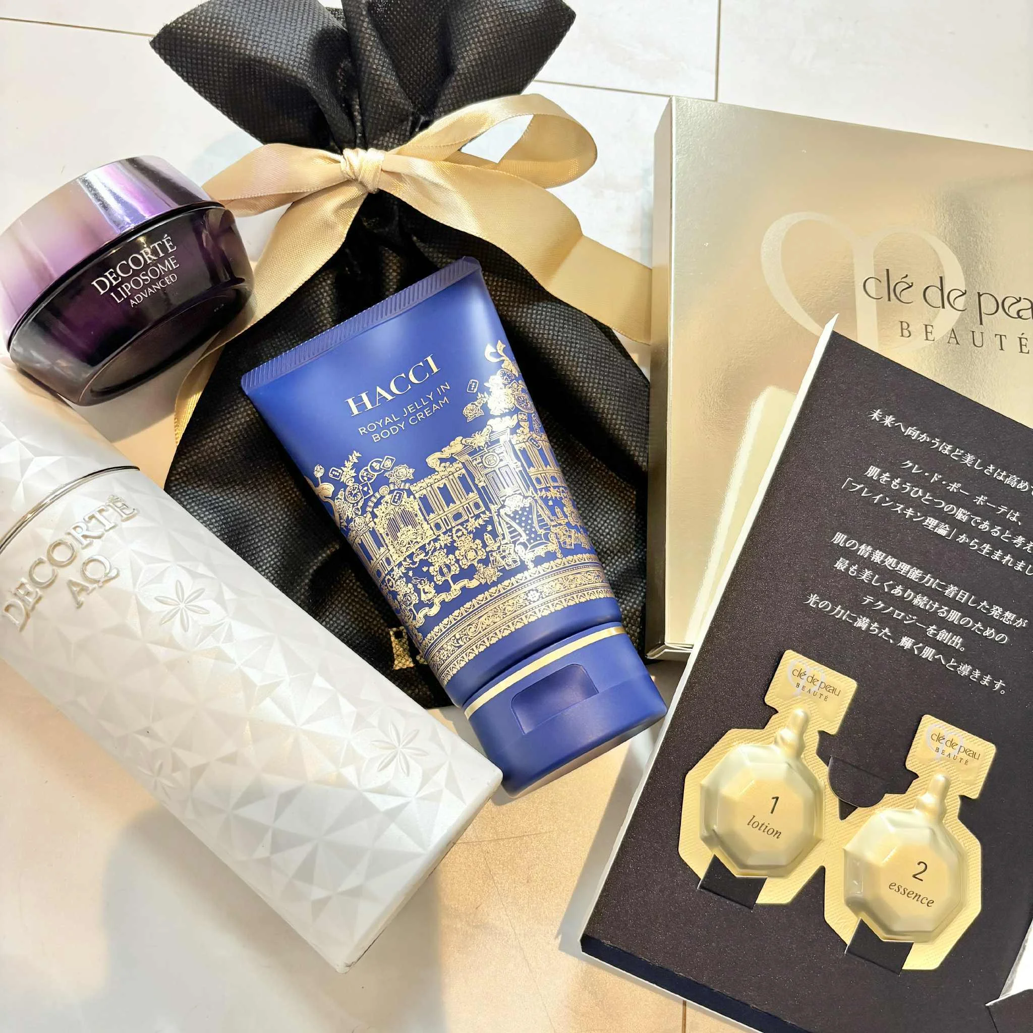 【HACCI・デコルテ・クレドポー】クリスマスコフレ＆スペシャルケアでご褒美美容