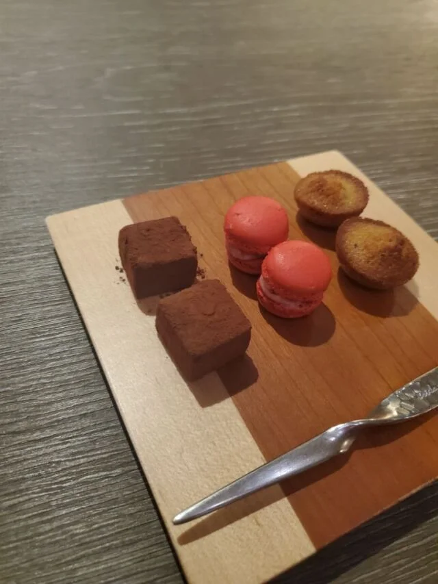 トラヴィーニュディナーコース料理、新潟食材を使った洋食とワインペアリング