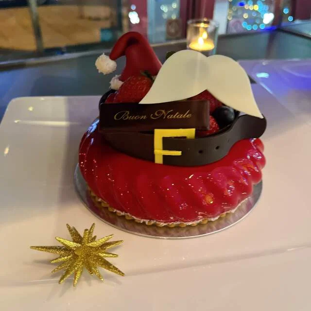 六本木のホテル、グランド ハイアット 東京のクリスマスケーキ2025の画像