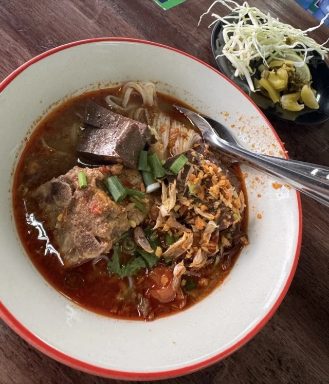 チェンマイ　ナムギャオ　市場