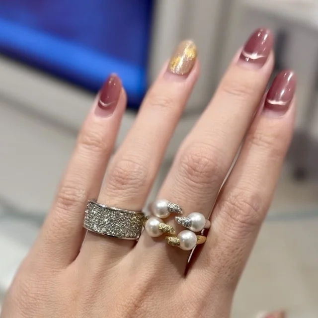 ネイビー×シルバーでつくる“大人のきらめき”冬のワントーンコーデ_1_8