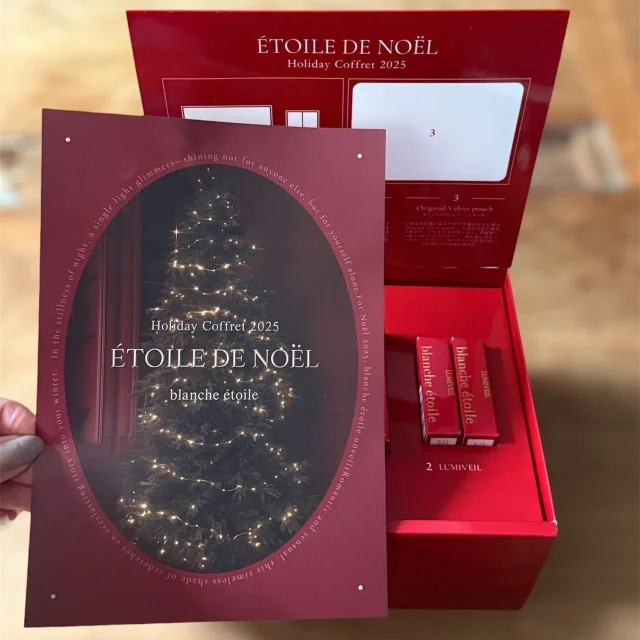 12月の始まりに。大人をときめかせる“赤”のクリスマスコフレ