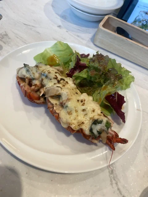 【大人気】KITTE大阪の【赤白】話題のウメキタエリアを見渡しながらカジュアルフレンチ_1_2-1