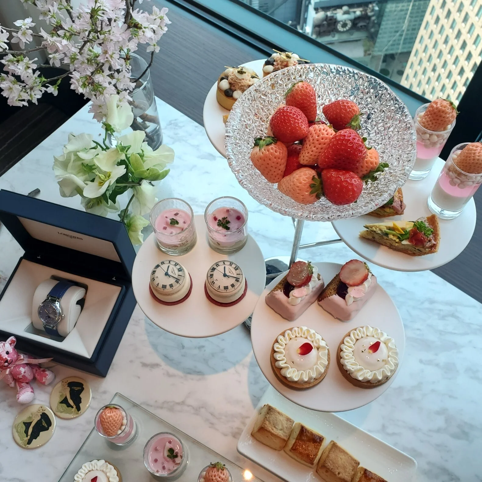 ロンジン×コンラッド東京 コラボ「桜ストロベリーアフタヌーンティー with ロンジン」体験レポ