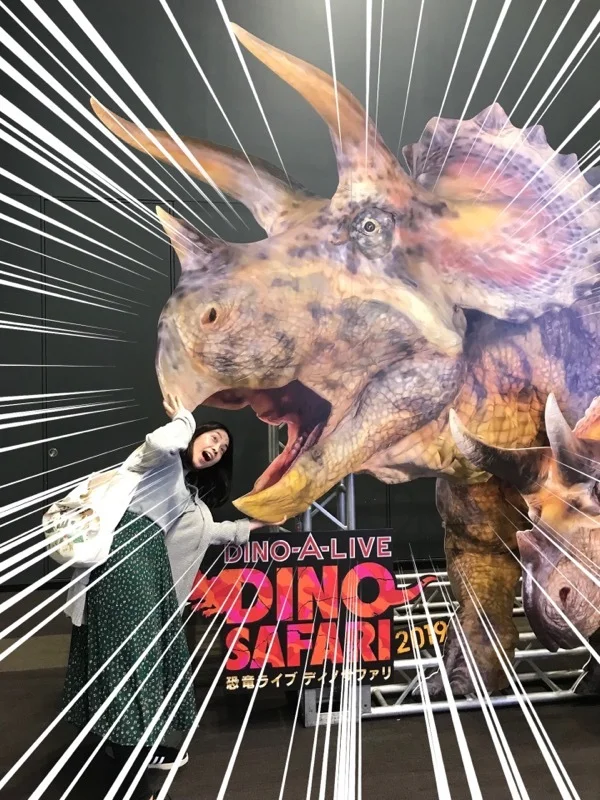 渋谷の中心でティラノサウルスに襲われる_1_11