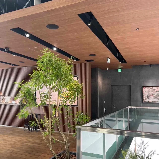 より落ち着いた空間の２階エリアも