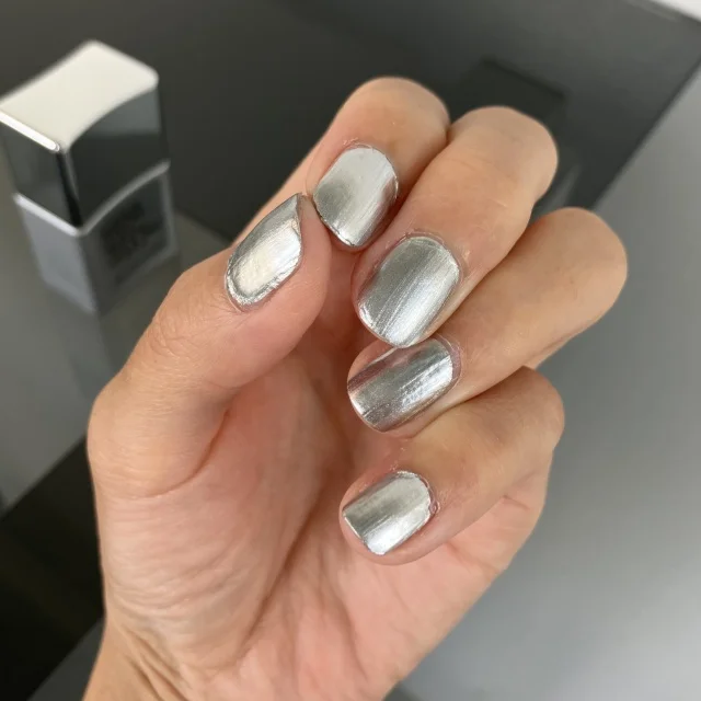 【冬ネイル】一塗りでキラキラ！NAILS INC(ネイルズインク)のシルバーポリッシュ_1_3-1