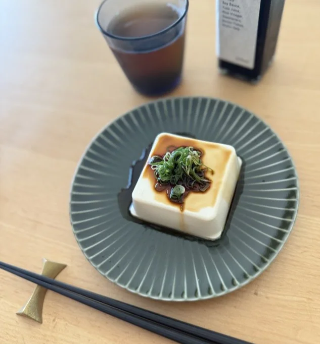 ダイエット中にも◎ 手軽にMCTを摂れる「濃い豆腐MCTプラス」