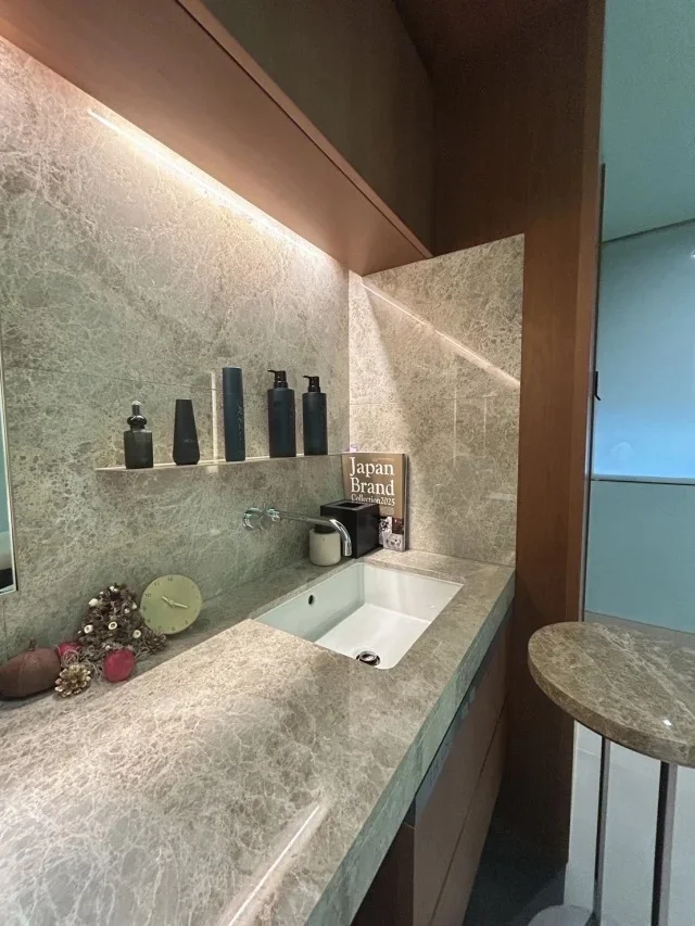 冬の髪悩みは“ひと手間”で変わる！美女組が選んだ最新ヘアケア４選_1_26-2