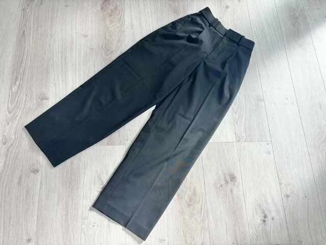 【ユニクロ】定番タックワイドパンツで運動会もキレイめが叶う_1_2