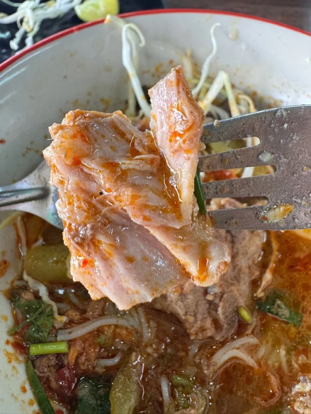 チェンマイ　ナムギャオ　市場