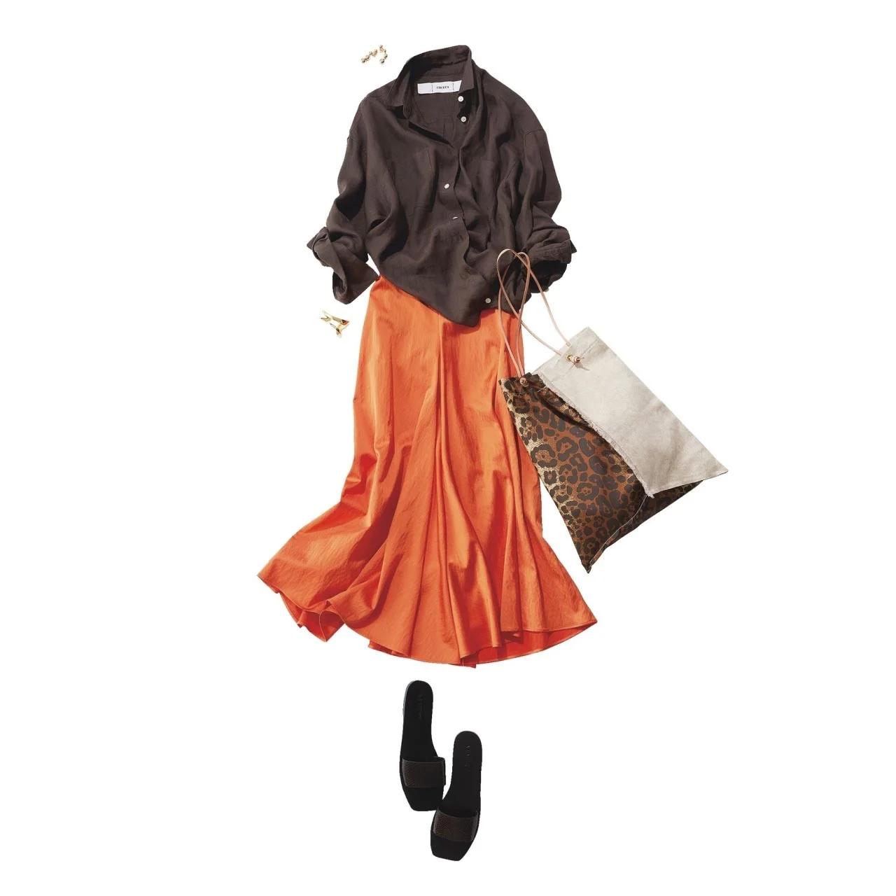 ■ブラウンシャツ×オレンジのツヤスカートコーデ