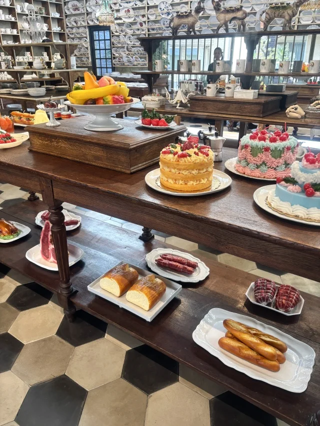 ケーキやフルーツの、遊び心あるキャンドルも