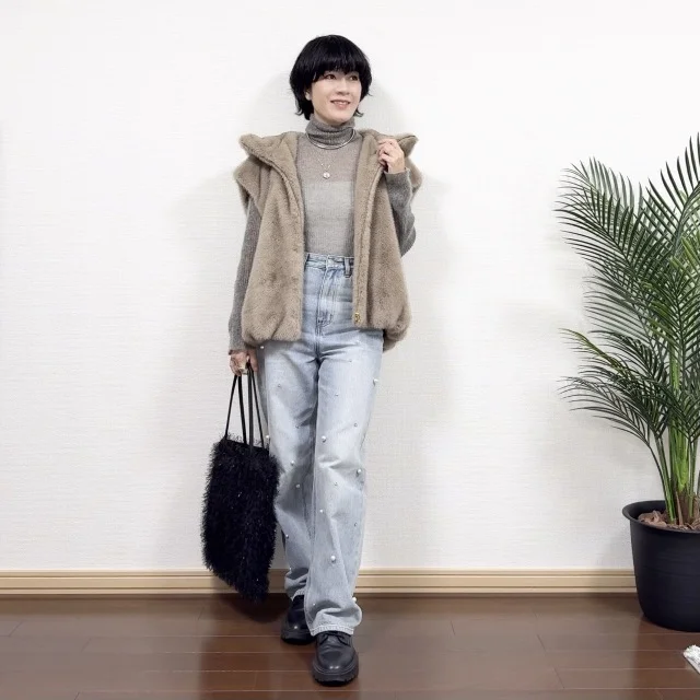 【2025年秋冬アラフォーファッション】防寒もおしゃれも叶えるファーベスト_1_2-2