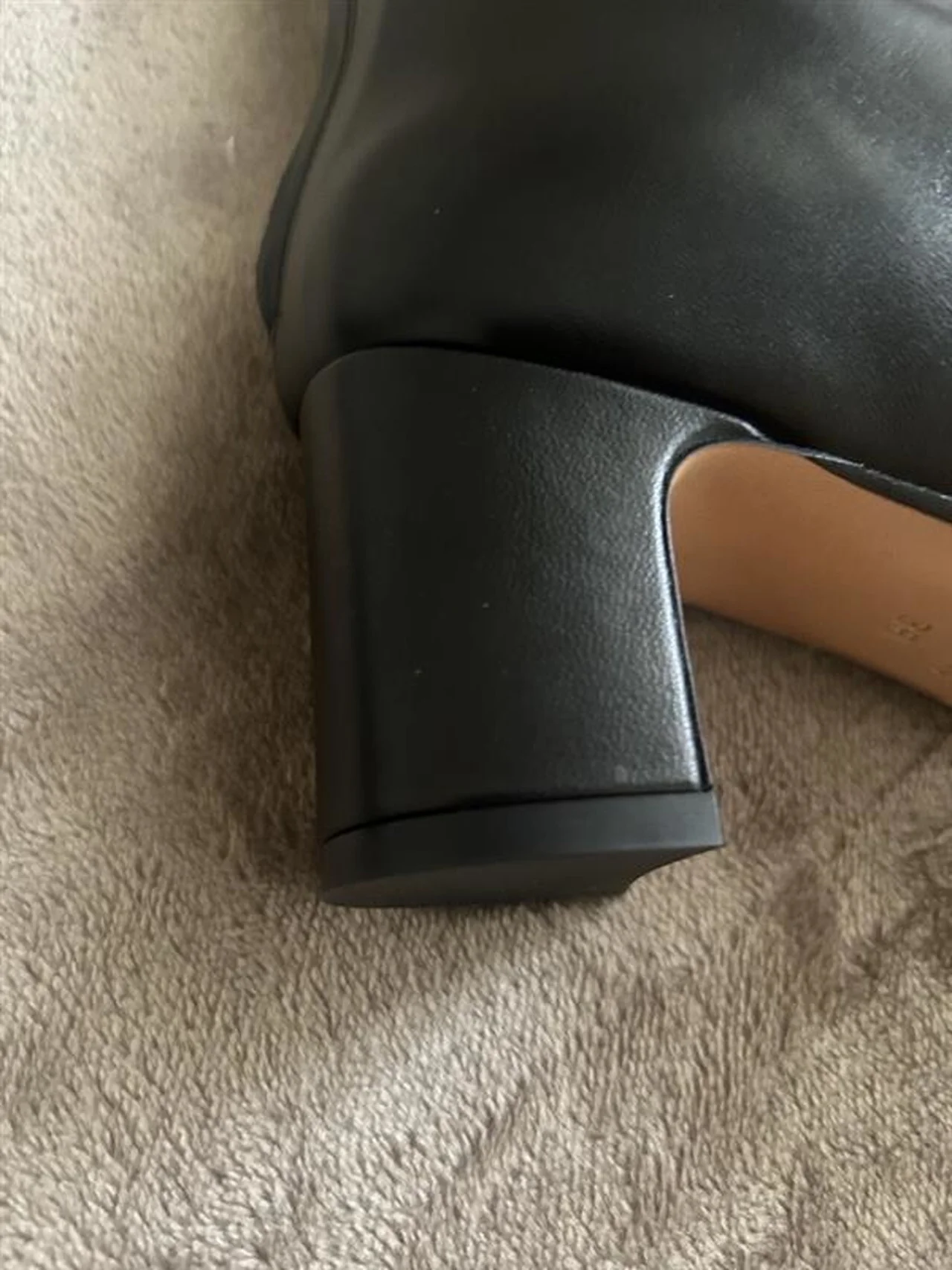 ファビオルスコーニのヒール付きブーツ　ヒール