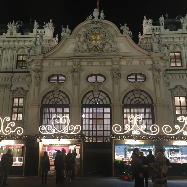 ウィーンのベルヴェデーレ宮殿のクリスマスマーケット_1_6