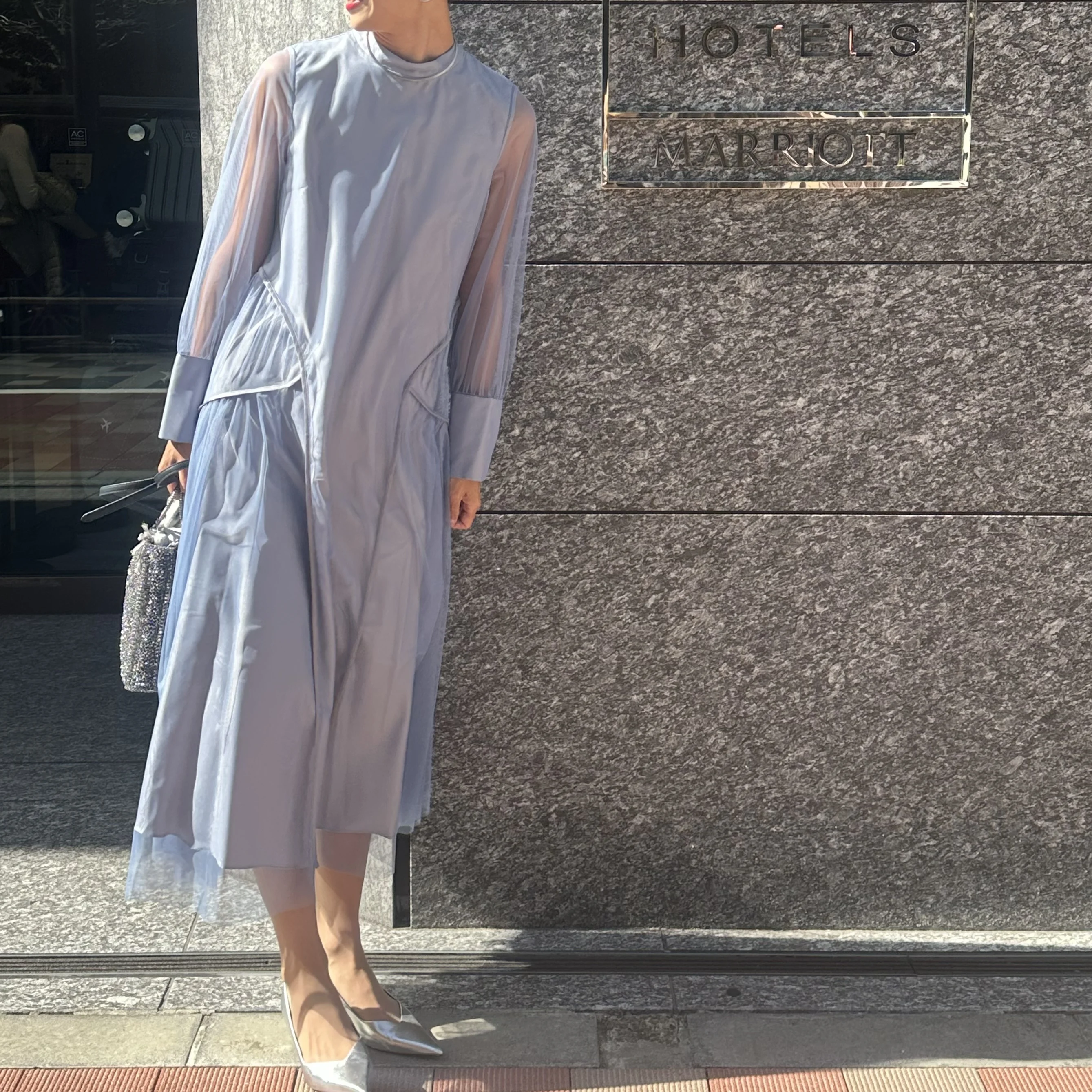 美女組オフ会へ｜ドレスコード春色コーデはアイスブルーのワンピース