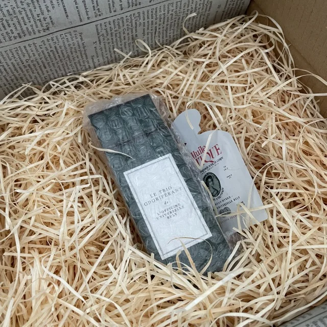 オリジナルのダンボールを開けると、こんな感じでした