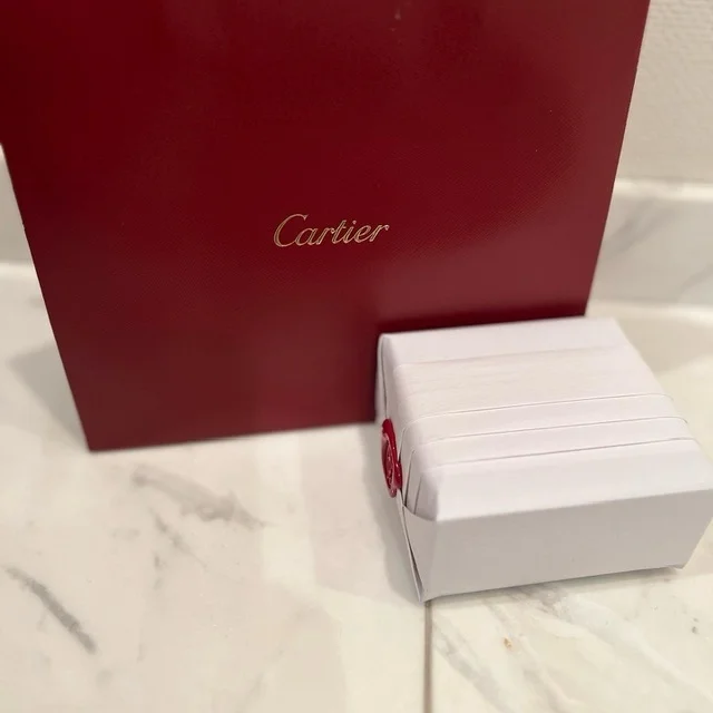 【cartier 】片耳ピアス