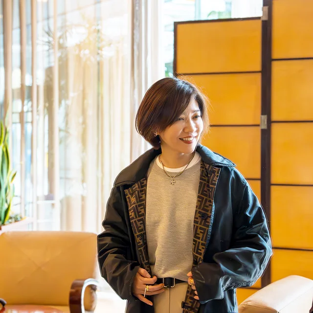 FENDIコート　フェンディ 大人カジュアル　ユニクロコーデ　チノパンコーデ　40代のコートスタイル