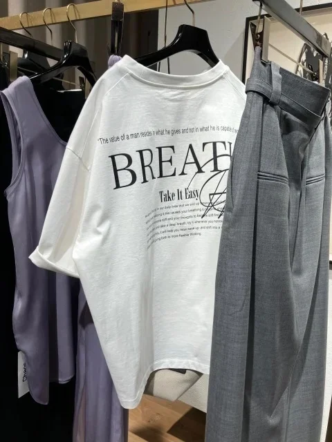 人気ブランドで見つけた！ 大人に似合うロゴＴシャツ４選＆着こなし術_1_16-2