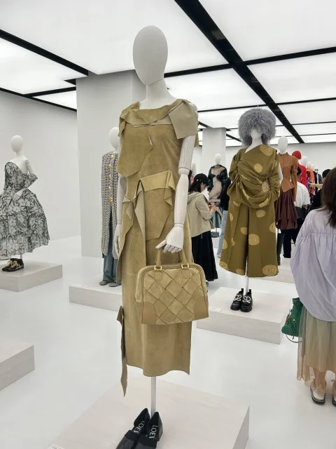 春色ピンクを大人っぽく着回し♡ロペのパンツで2コーデ＆ロエベ展へ_1_3-2
