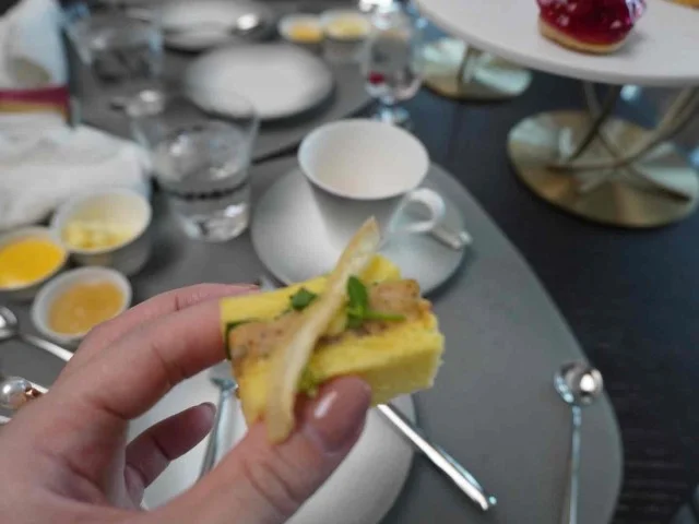 豚肉と秋牛蒡のリエット ルッコラ