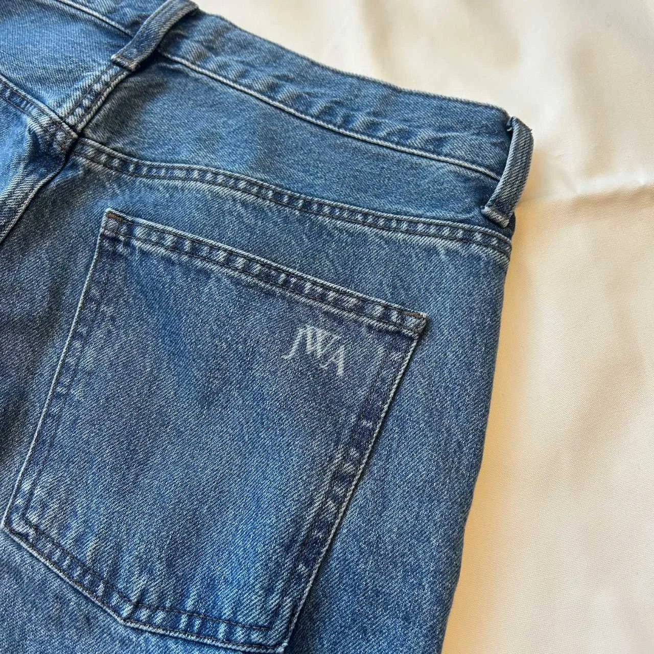 ユニクロ×JW ANDERSON　デニム　ディテール　バックポケット