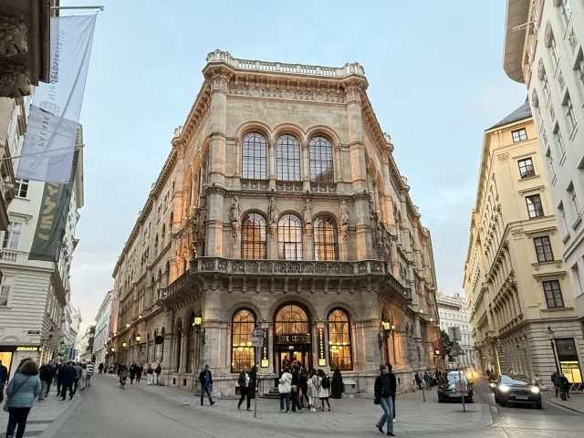 ウィーン旅行①｜美女と野獣の図書館＆世界遺産の街を歩く！旧市街観光スポット3選_1_10