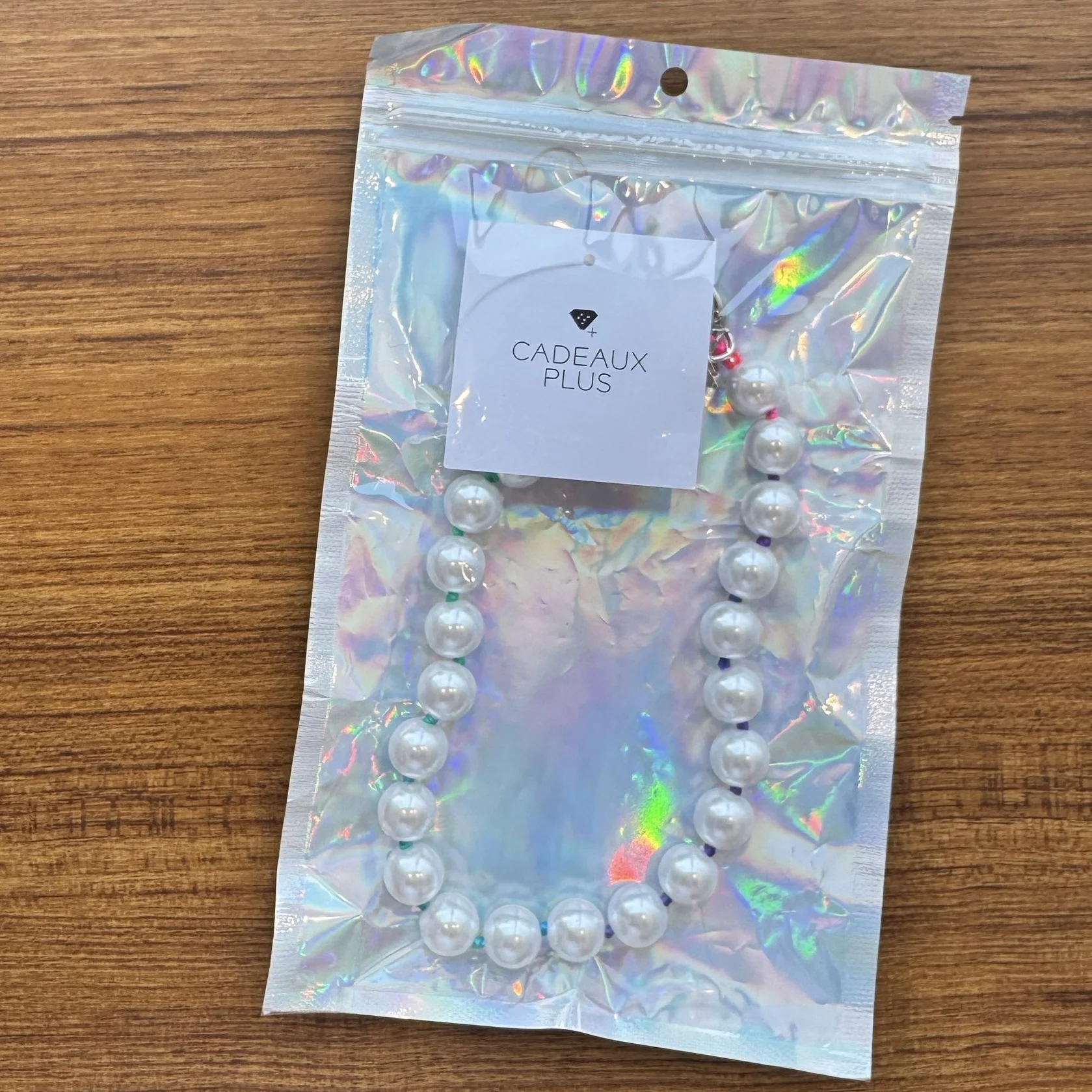 【40代の手元が華やぐ】可愛すぎるCADEAUX＋のパールストラップ