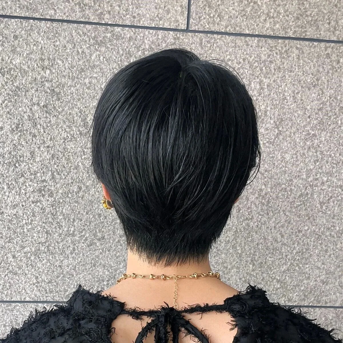 後ろから見た　40代に似合う髪型　ヘアスタイル人気ランキング３位