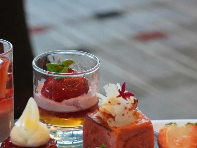 いちごと生ハムのカプレーゼ