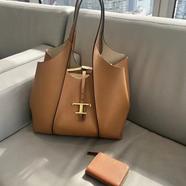  【CELINE】3/5は開運日！春の始まりに迎えた洗練バイカラーのコンパクトウォレット_1_7