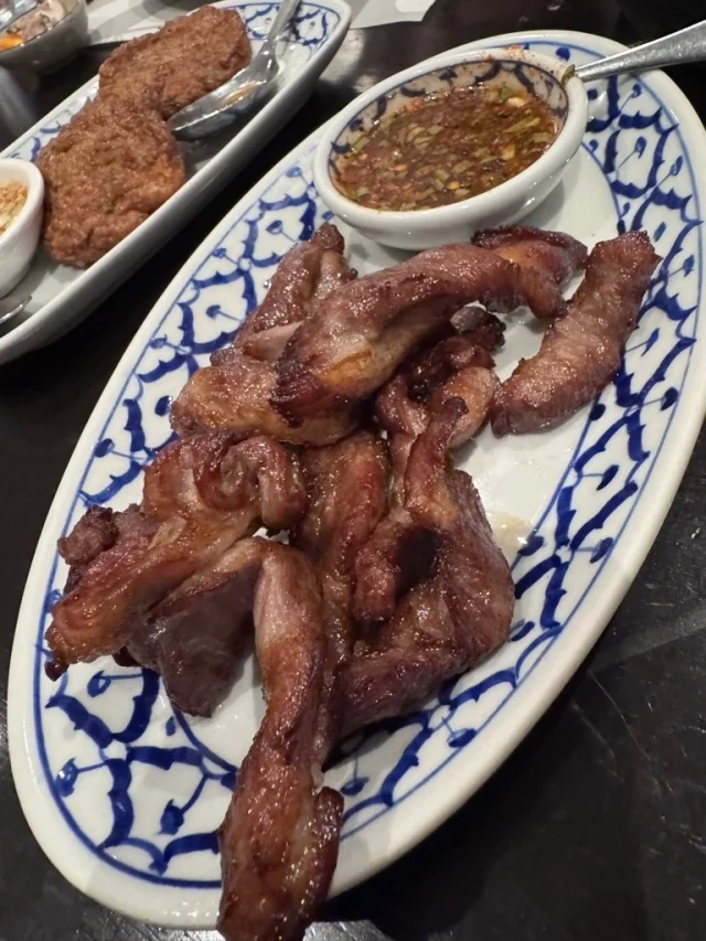 バンコク　レストラン　Plu