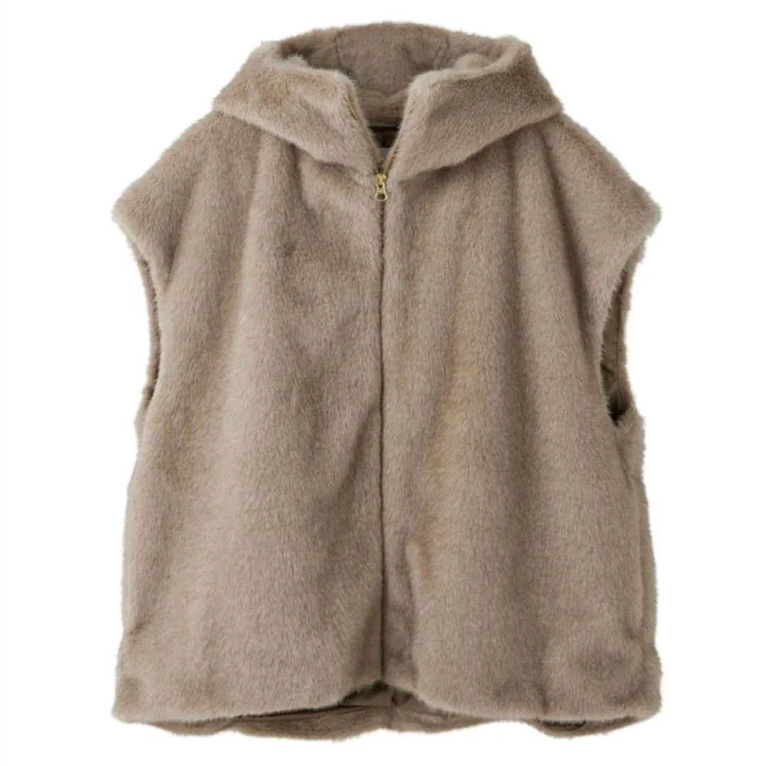 【2025年秋冬アラフォーファッション】防寒もおしゃれも叶えるファーベスト_1_3