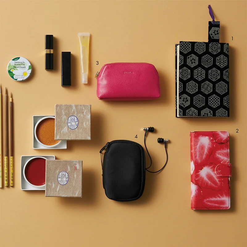 資生堂のパッケージデザインも手掛ける日本画家・大竹彩奈さんは、和の”粋”を感じるアイテムを愛用！【働く女のバッグの中身】_1_4