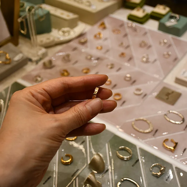 VVジュエリー、大人かわいいジュエリー、シルバージュエリー