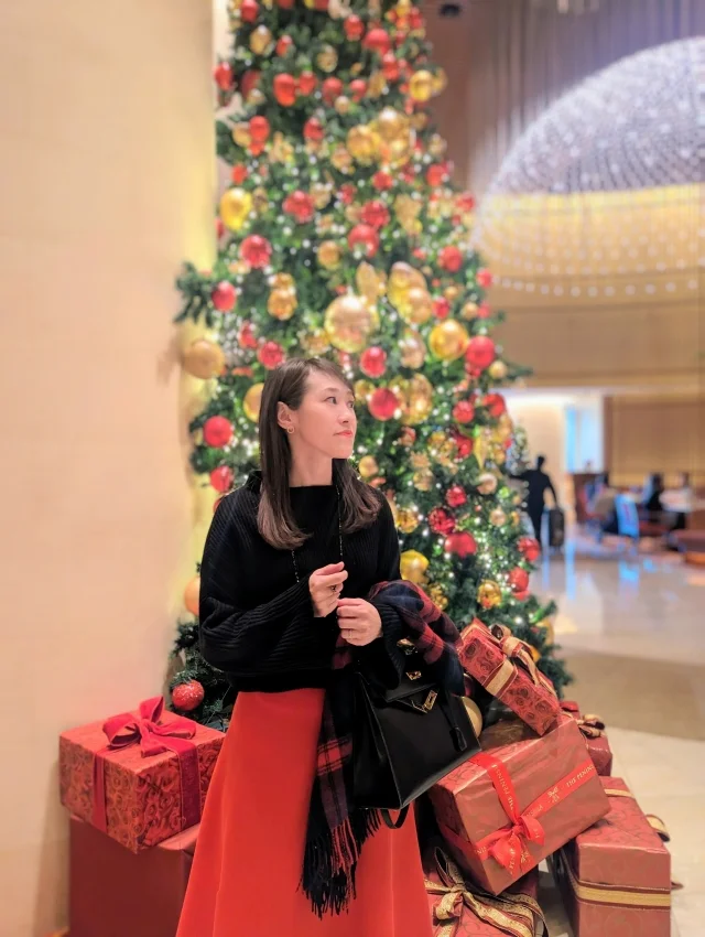 【ファッション部】ザ・ペニンシュラ東京でのランチ会はクリスマスカラーの華やかコーデで♡_1_2