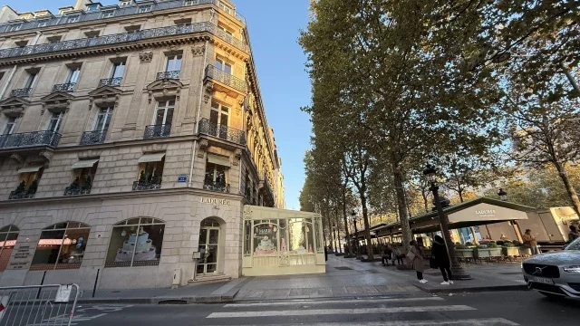 パリ旅行②｜ラデュレ シャンゼリゼ店が別世界…！パリ最大旗艦店で朝食を_1_1-1