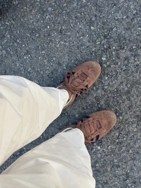 ユニクロで見つけた春の新作！ジャージーバレルレッグパンツがお気に入り。_1_3