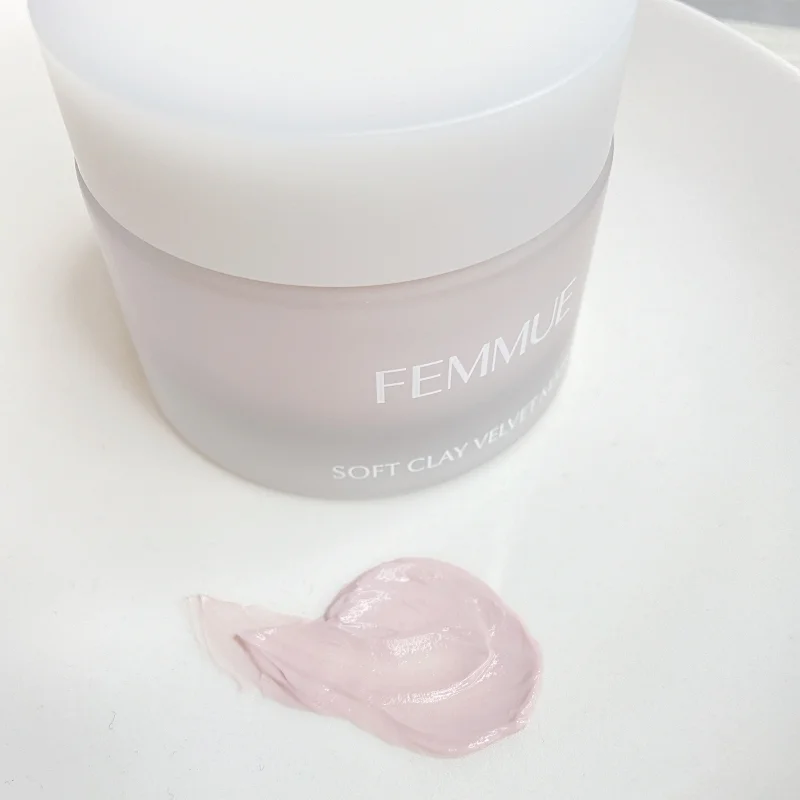 FEMMUEのソフトクレイベルベットマスクは毛穴や角質ケアにおすすめのピンクがきれいなクレイマスク
