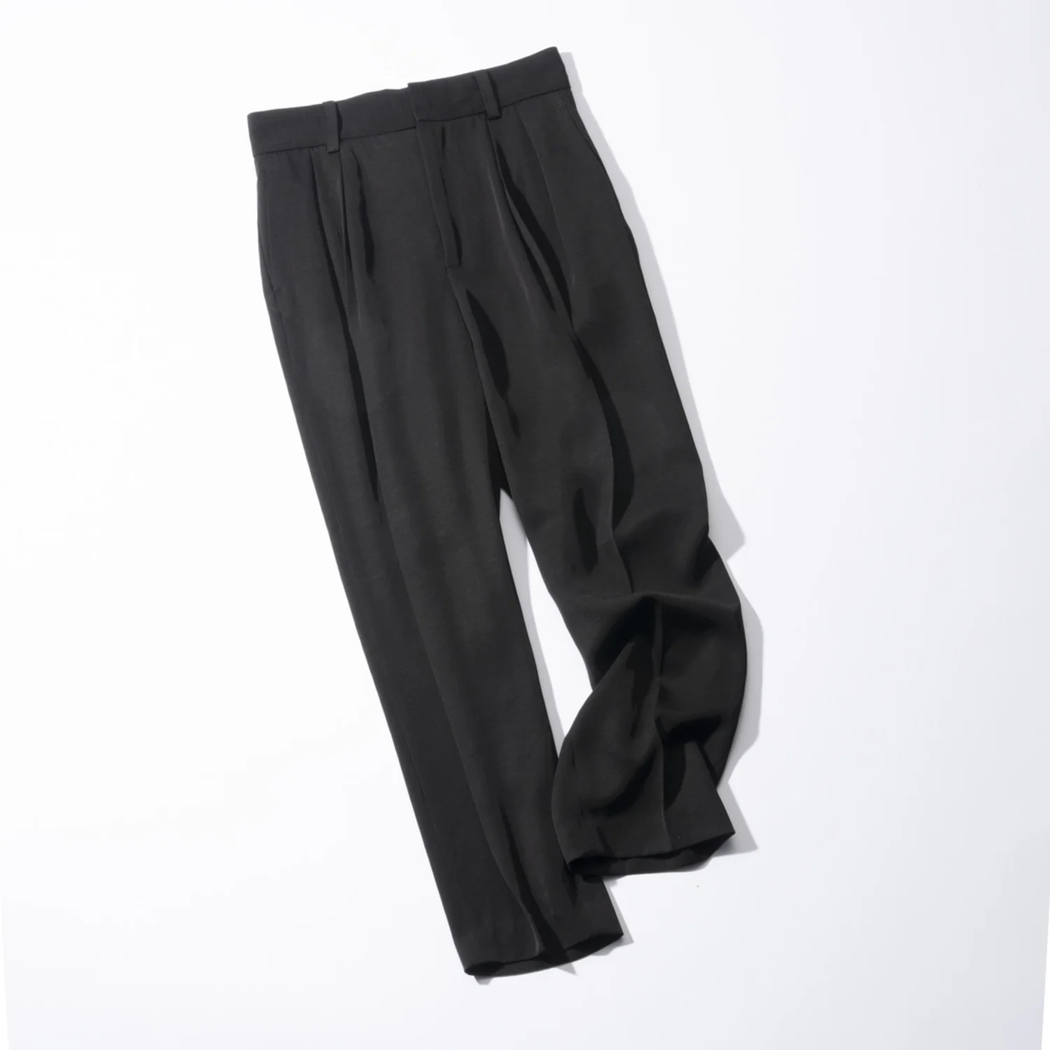 サードマガジン のブラックタックパンツ