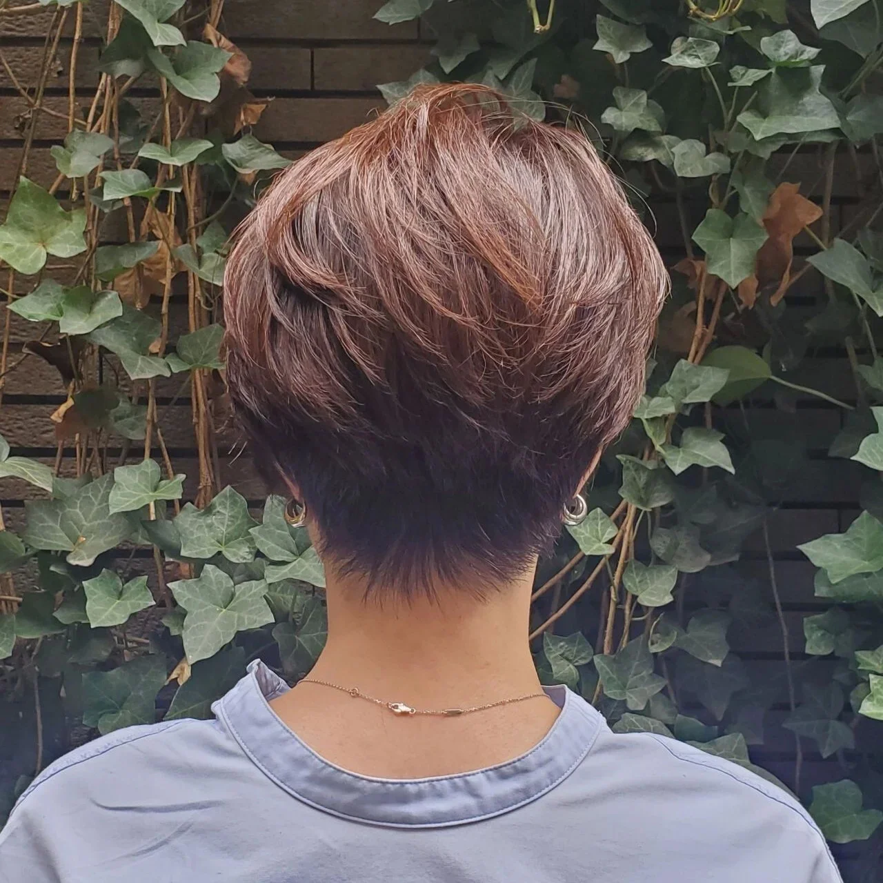 後ろから見た　アラフォーに合う人気ヘアスタイル２位